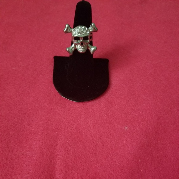 Bundle Only Skull ring - Picture 2 of 3
